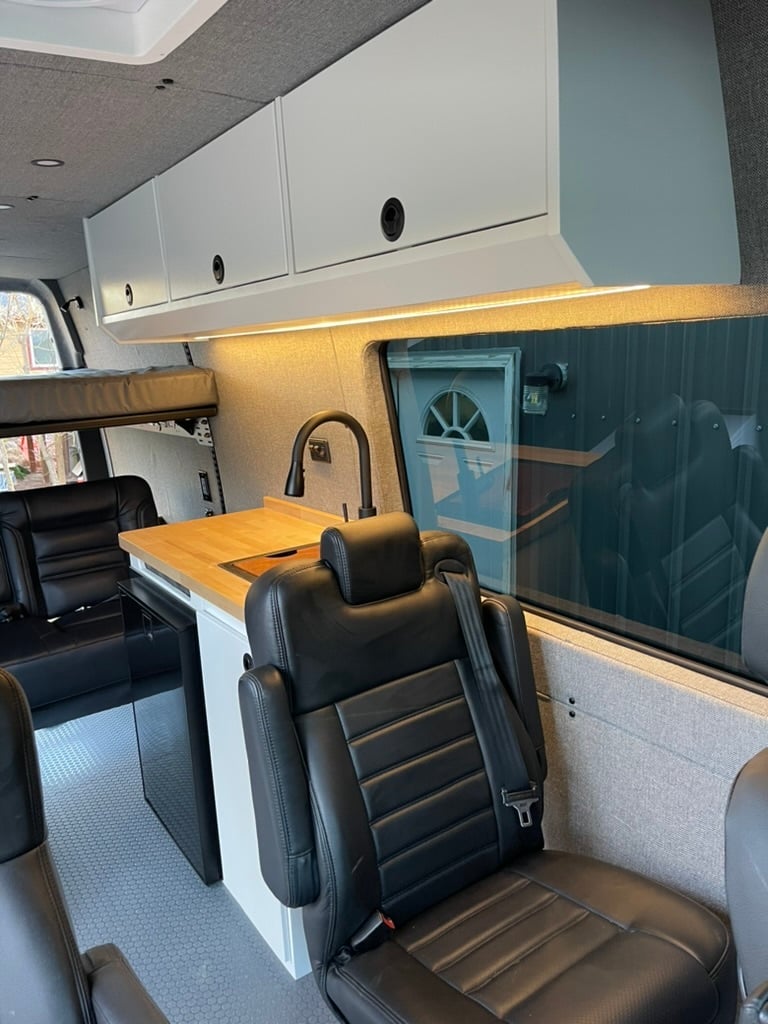 064964BC-3C14-4B5A-B2C1-713AF41DE54E_1_105_c