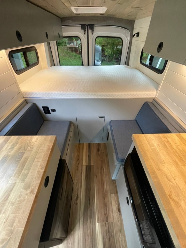 4E95CE73-E48B-438D-B25D-520B43AAF0C7_1_105_c