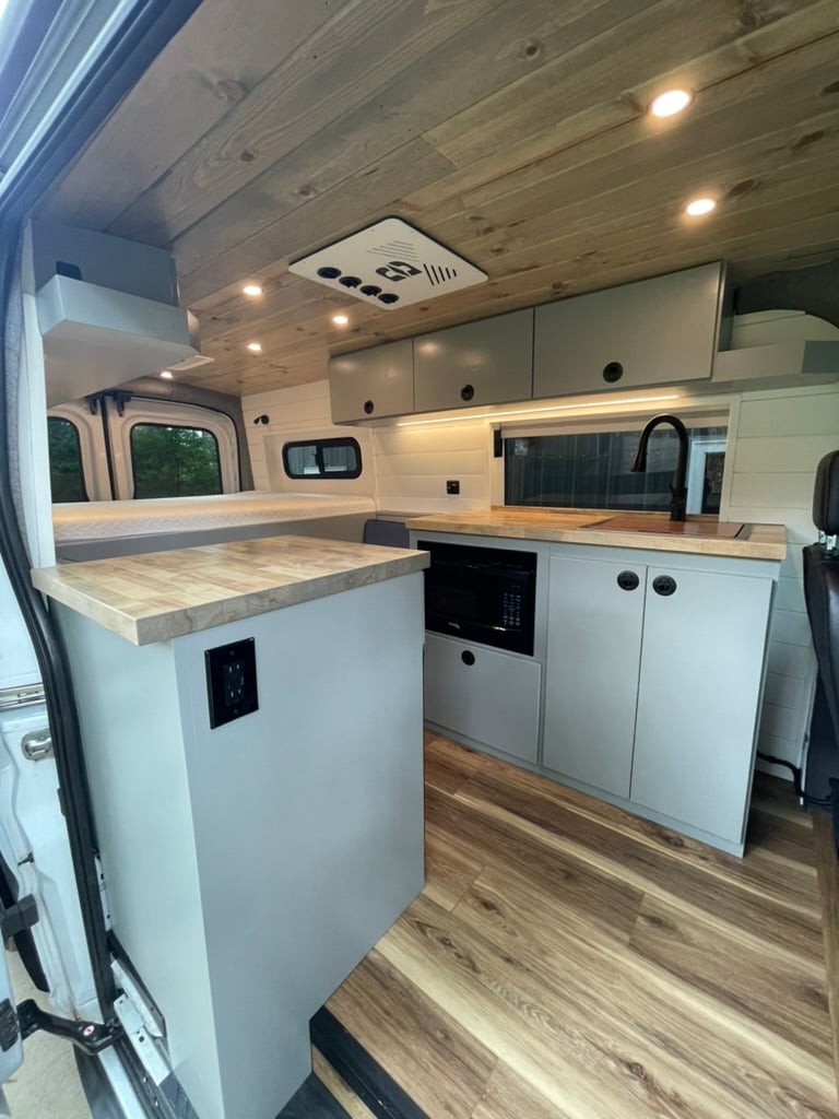 51606293-B4AA-40FA-A465-503AE67F30D7_1_105_c