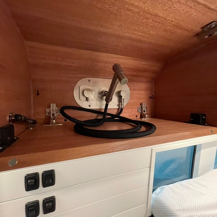 545124F8-A58B-45F2-AAEB-EA233159A449_1_105_c