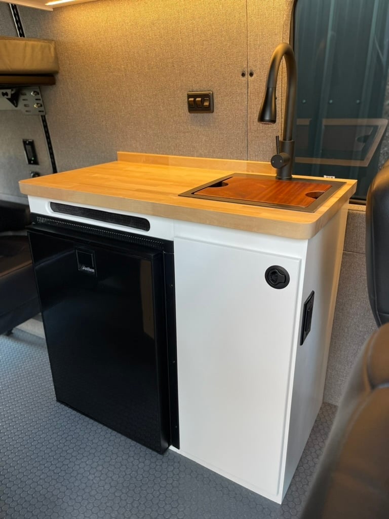 5C679251-1370-47B6-BC5F-FAD9DB78EC4C_1_105_c