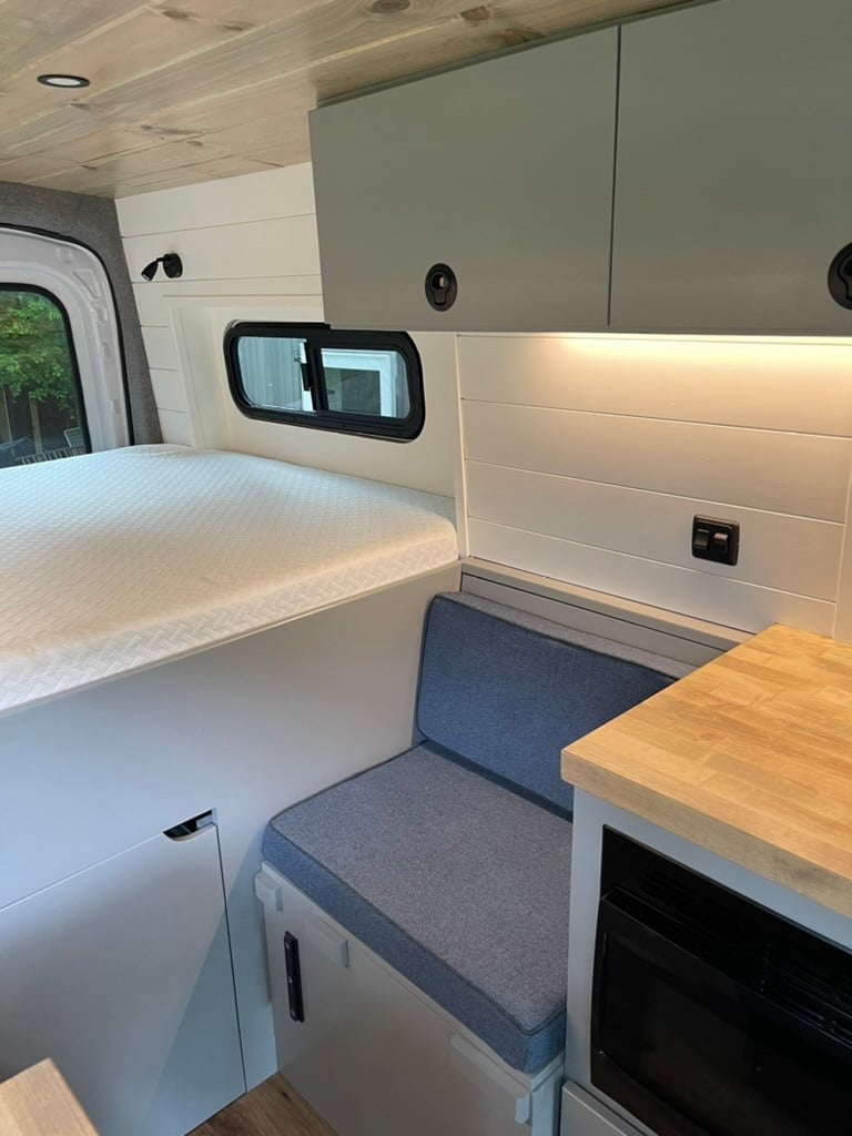 5E081310-FB1A-42FE-B7FB-303168CBB684_1_105_c