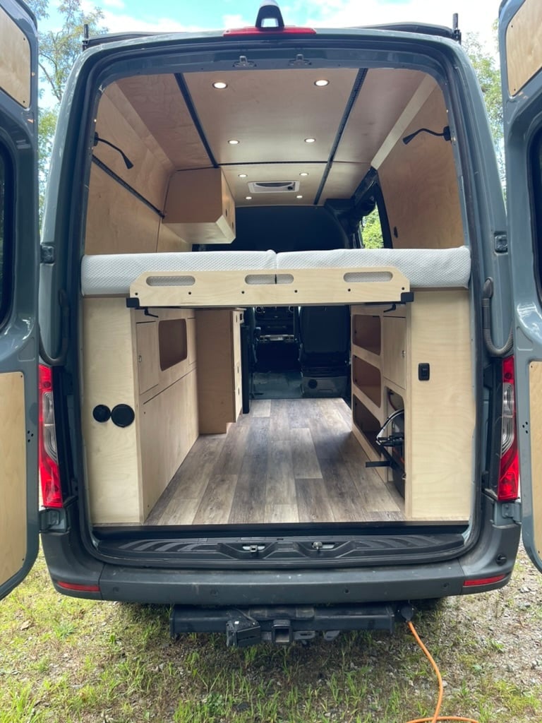 90B6AD1F-5149-4AC7-B44C-D4BA25ACC8AF_1_105_c