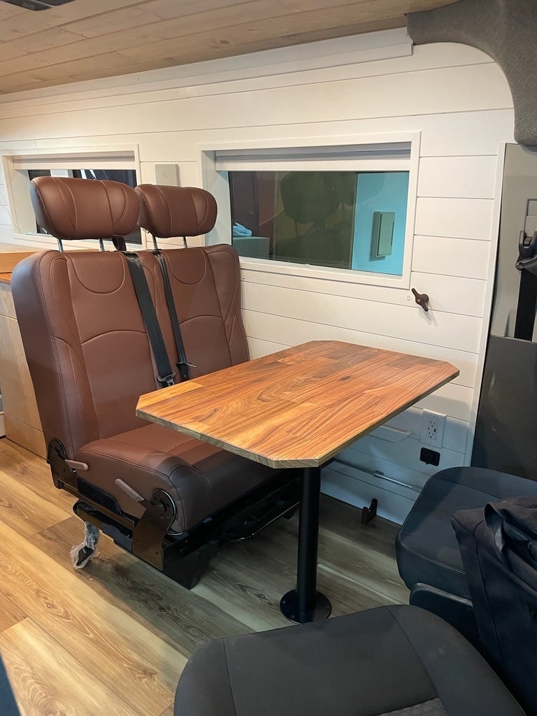 925CE8C6-7FDE-44FA-AD6A-F06C2E2BA70C_1_105_c