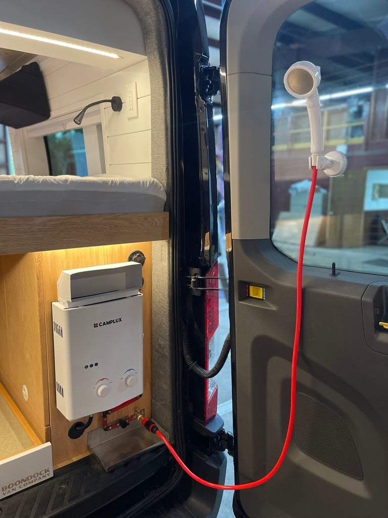 9E8D2313-9085-4227-BBD1-795C1A83109B_1_105_c