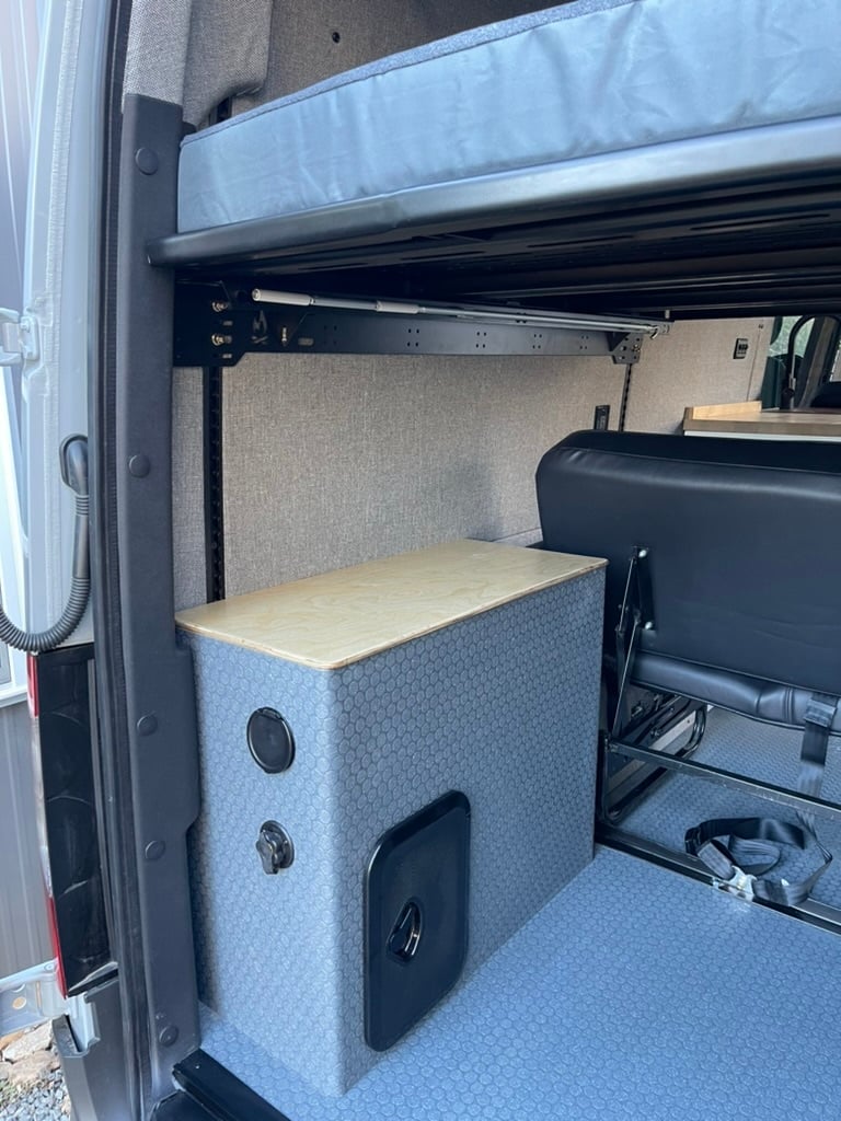 A4963A39-5A3F-4AD0-B24A-713F346B94E5_1_105_c