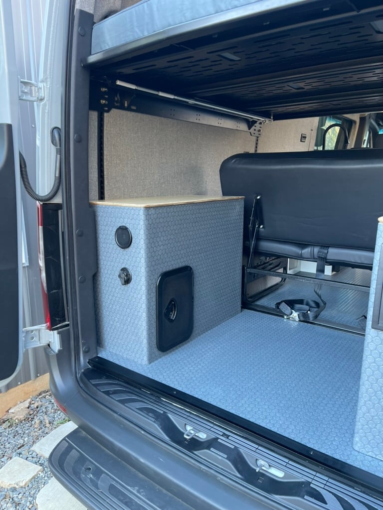 E5C3B69B-188C-4EE5-8AC0-524285AE925F_1_105_c